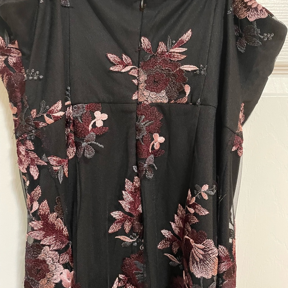 Guess Floral Chiffon Overlay Sheath Dress - Picture 7 of 9